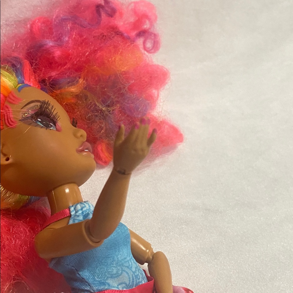 Rainbow High Rockstars Carmen Major Doll - Picture 7 of 8